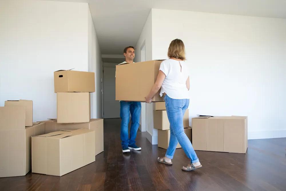 Pros and Cons of Moving During Peak Season in Houston